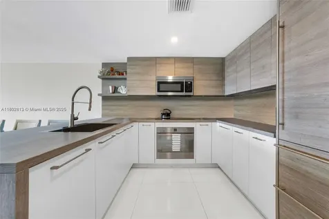 400 Sunny Isle Sunny Isles Beach FL 33160