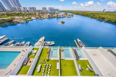 400 Sunny Isle Sunny Isles Beach FL 33160