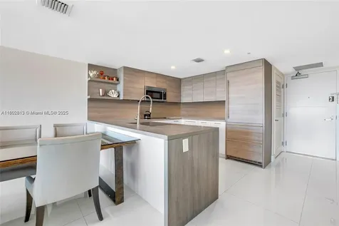 400 Sunny Isle Sunny Isles Beach FL 33160