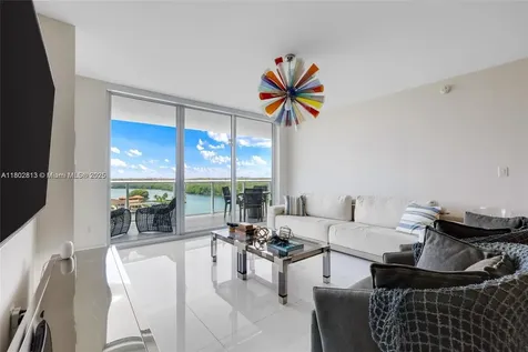 400 Sunny Isle Sunny Isles Beach FL 33160