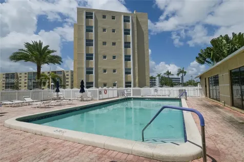401 SE 3rd Street Dania Beach FL 33004
