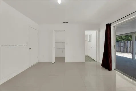 9826 SW 222nd Terrace Cutler Bay FL 33190