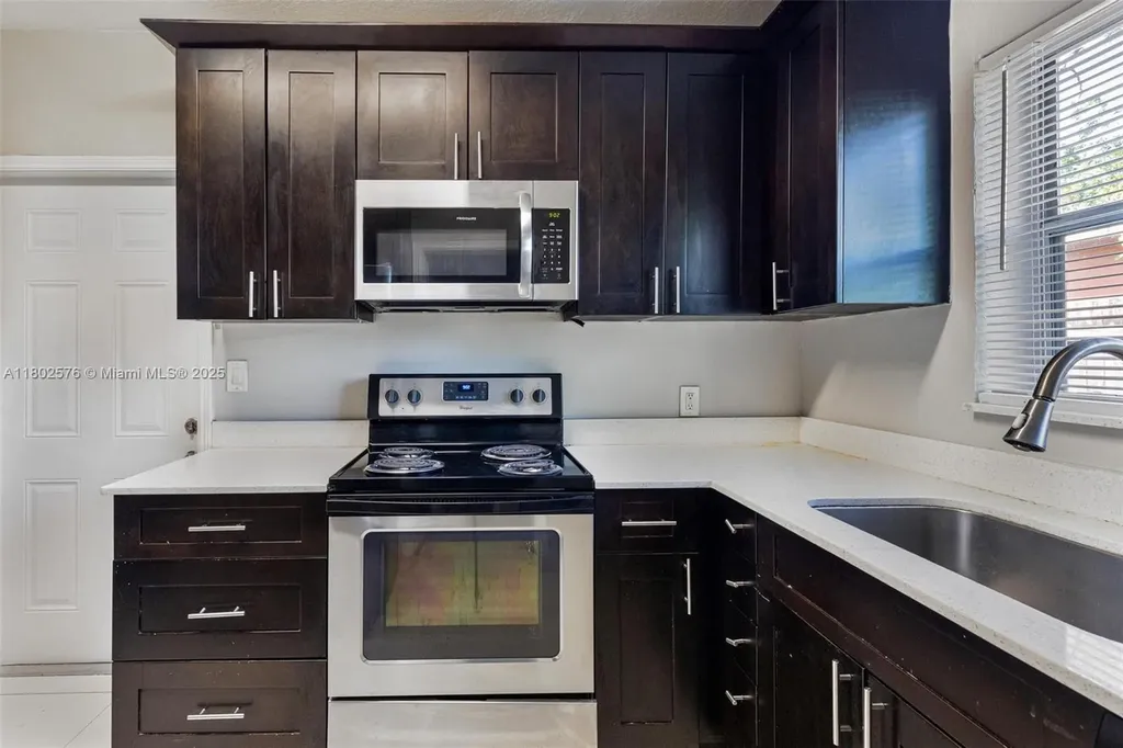 3271 Auburn Boulevard Fort Lauderdale FL 33312