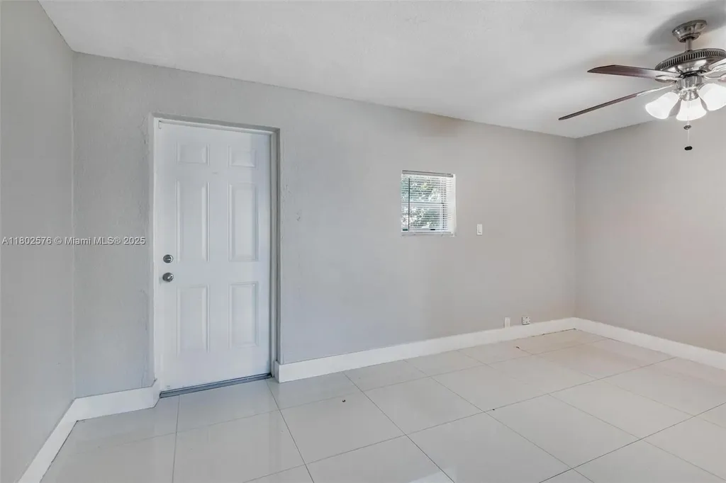 3271 Auburn Boulevard Fort Lauderdale FL 33312