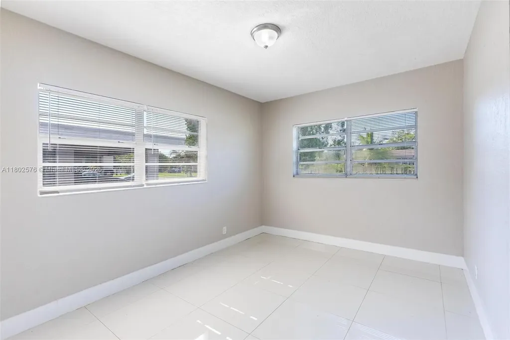 3271 Auburn Boulevard Fort Lauderdale FL 33312