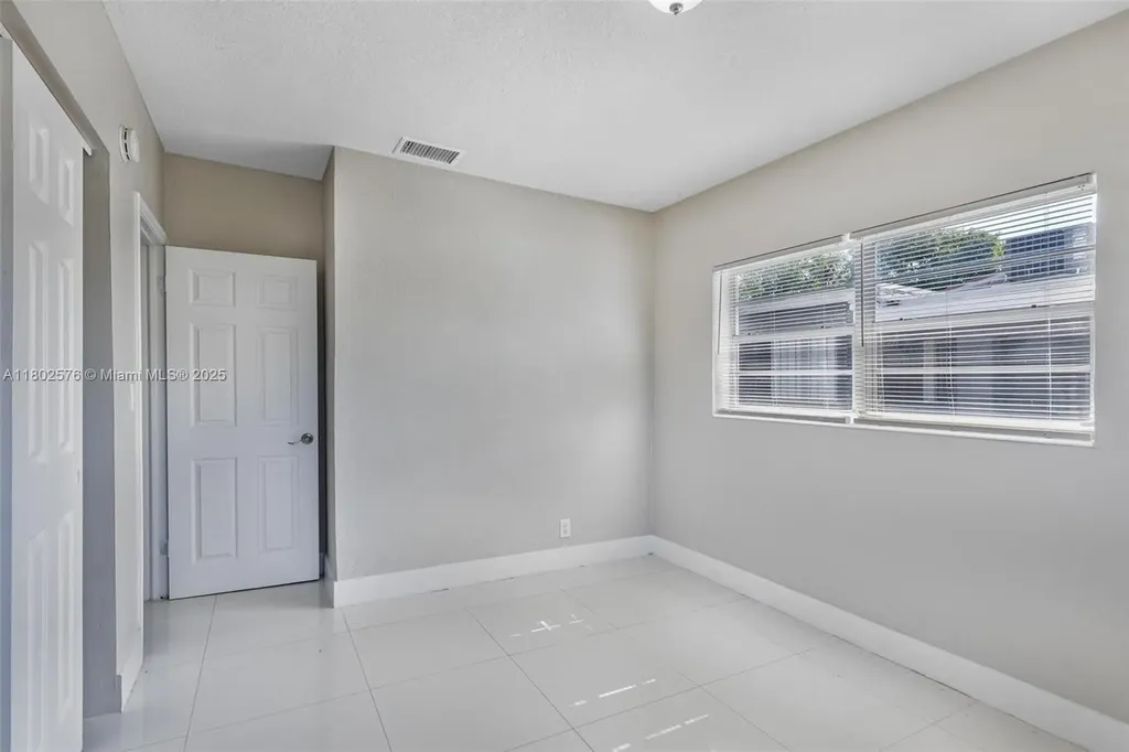 3271 Auburn Boulevard Fort Lauderdale FL 33312