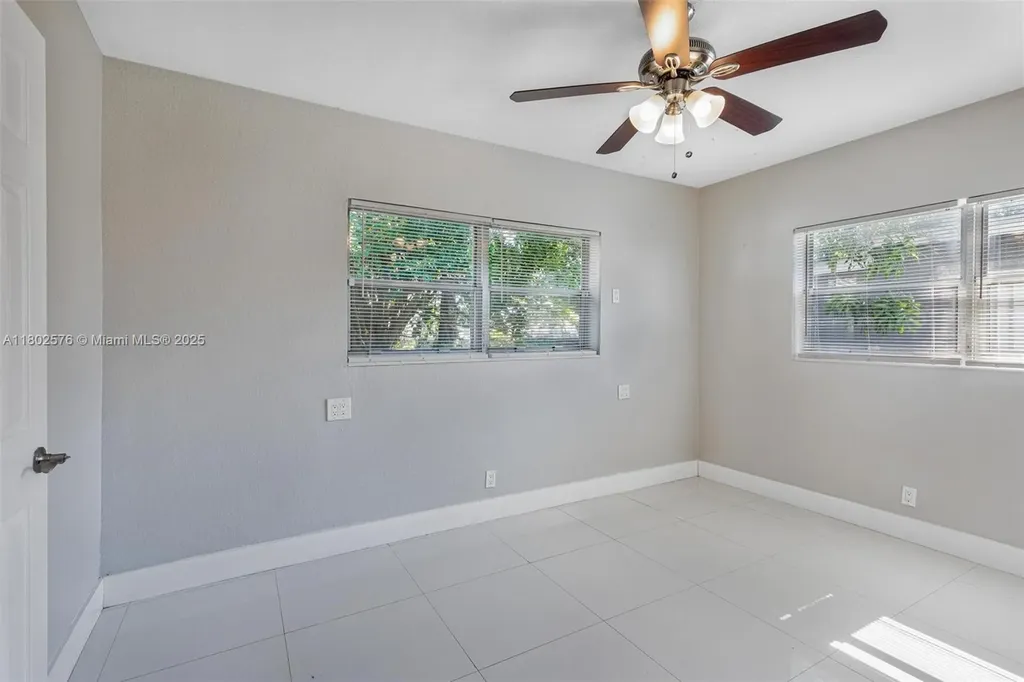3271 Auburn Boulevard Fort Lauderdale FL 33312