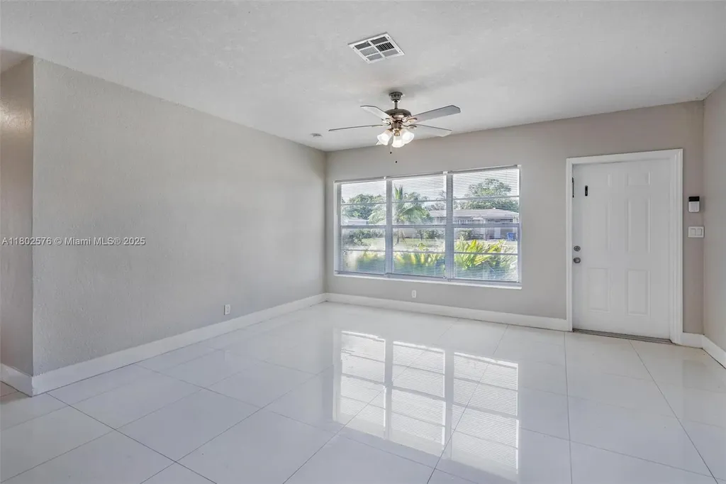 3271 Auburn Boulevard Fort Lauderdale FL 33312