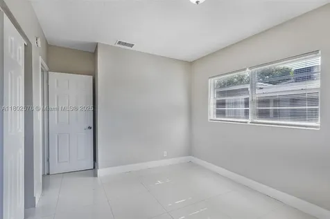 3271 Auburn Boulevard Fort Lauderdale FL 33312