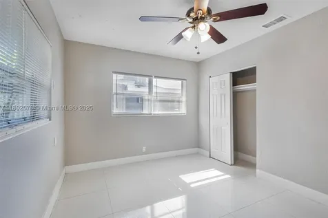 3271 Auburn Boulevard Fort Lauderdale FL 33312