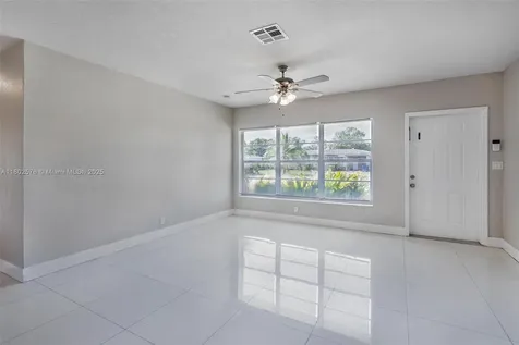 3271 Auburn Boulevard Fort Lauderdale FL 33312