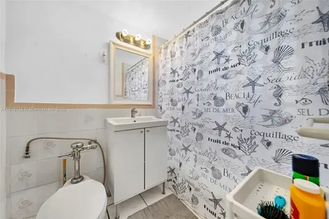 6484 Indian Creek Drive Miami Beach FL 33141
