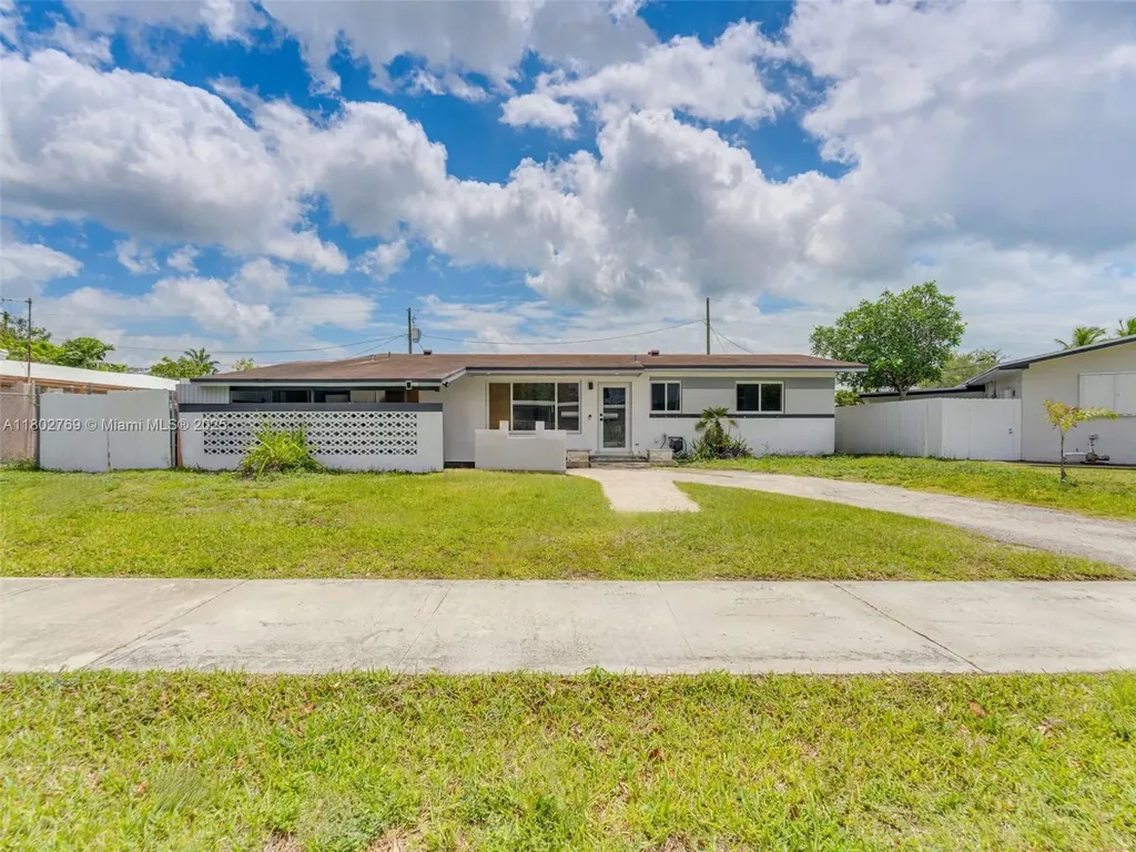 19931 Gulfstream Road Cutler Bay FL 33157