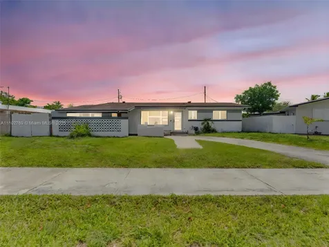 19931 Gulfstream Road Cutler Bay FL 33157