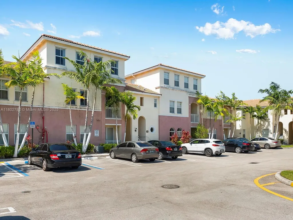 10022 NW 7th Street Miami FL 33172