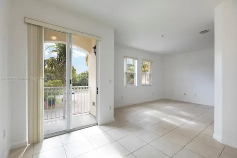 10022 NW 7th Street Miami FL 33172
