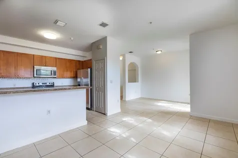 10022 NW 7th Street Miami FL 33172