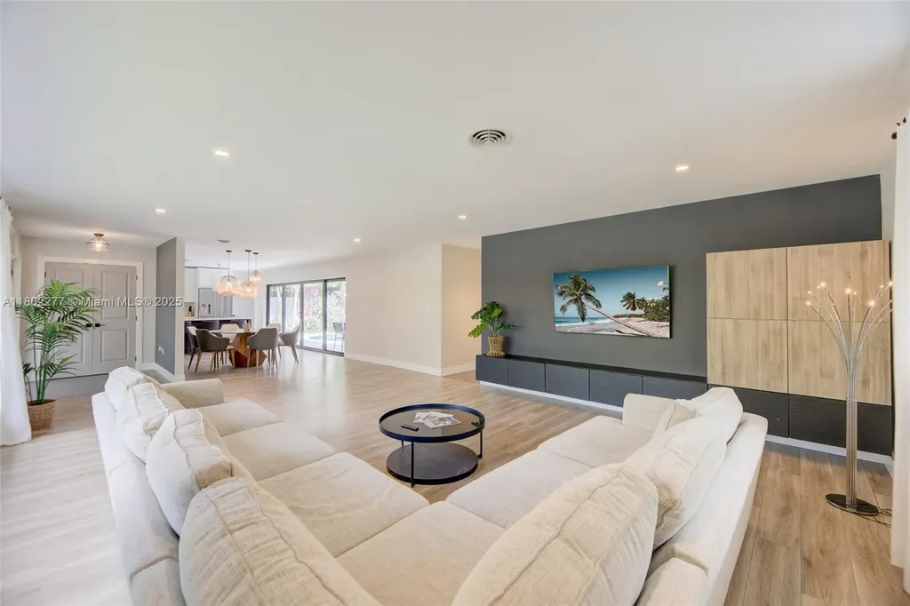 2117 NE 62nd Street Fort Lauderdale FL 33308