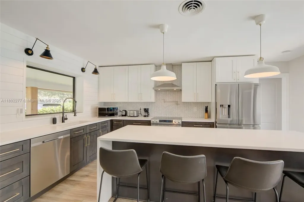 2117 NE 62nd Street Fort Lauderdale FL 33308