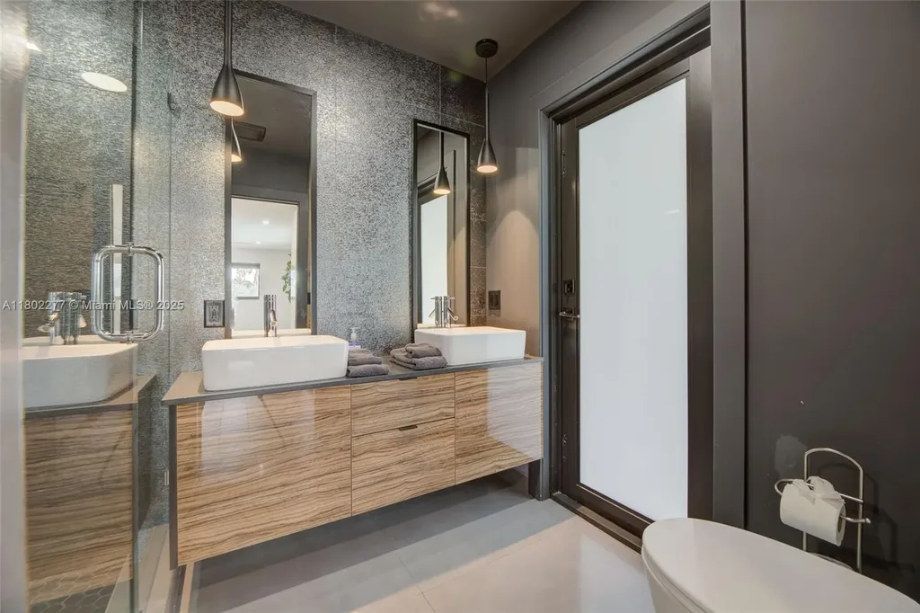 2117 NE 62nd Street Fort Lauderdale FL 33308