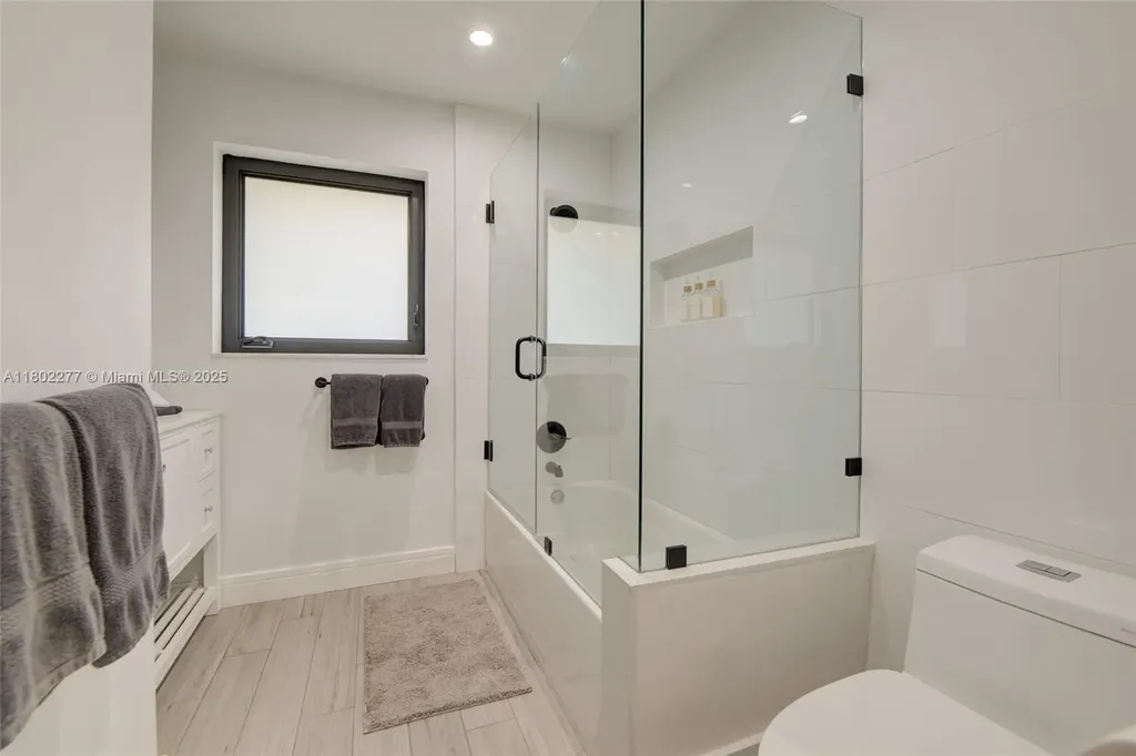 2117 NE 62nd Street Fort Lauderdale FL 33308