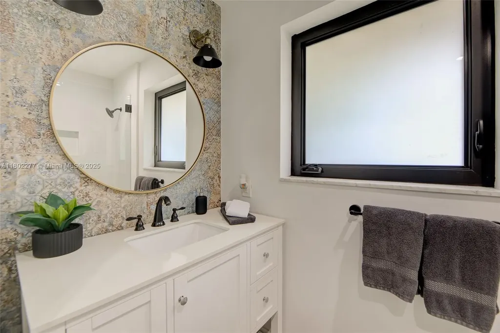 2117 NE 62nd Street Fort Lauderdale FL 33308