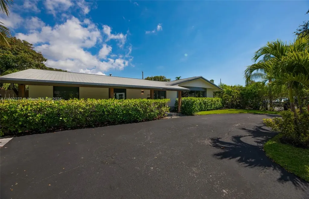 2117 NE 62nd Street Fort Lauderdale FL 33308