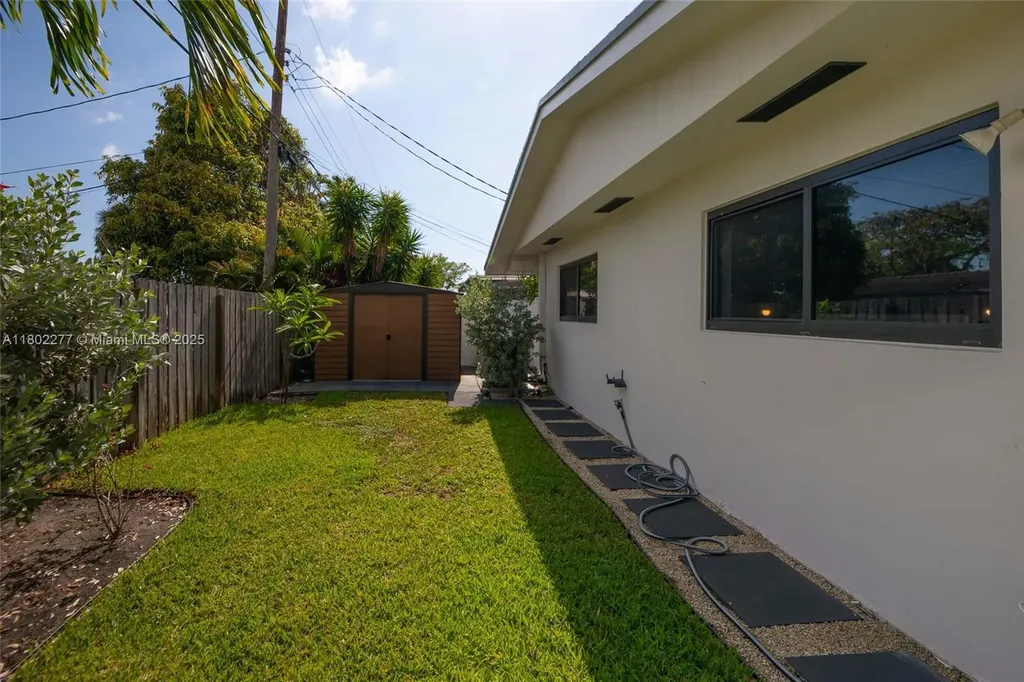 2117 NE 62nd Street Fort Lauderdale FL 33308