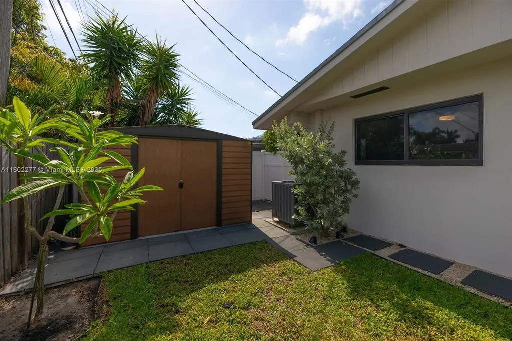 2117 NE 62nd Street Fort Lauderdale FL 33308