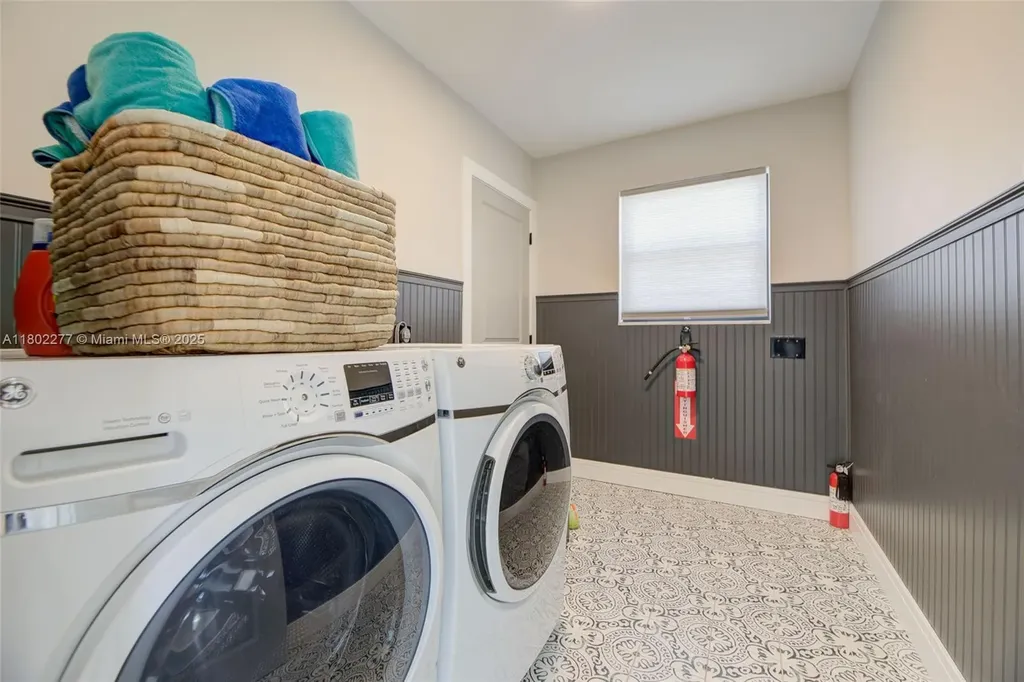 2117 NE 62nd Street Fort Lauderdale FL 33308