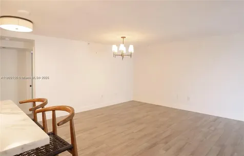 6061 Collins Avenue Miami Beach FL 33140