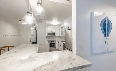 6061 Collins Avenue Miami Beach FL 33140