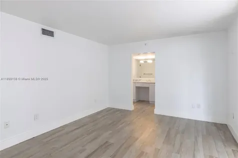 6061 Collins Avenue Miami Beach FL 33140