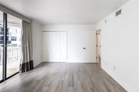6061 Collins Avenue Miami Beach FL 33140