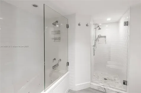 6061 Collins Avenue Miami Beach FL 33140