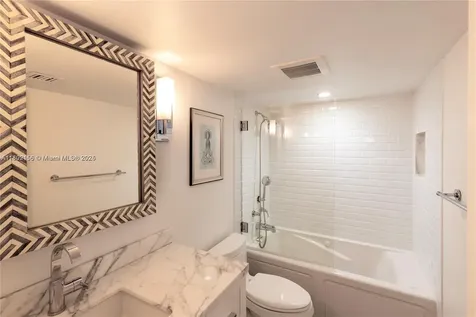 6061 Collins Avenue Miami Beach FL 33140