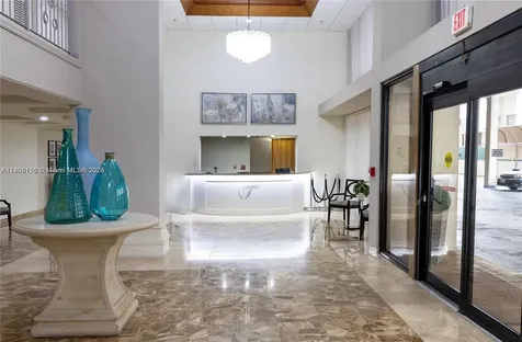 6061 Collins Avenue Miami Beach FL 33140