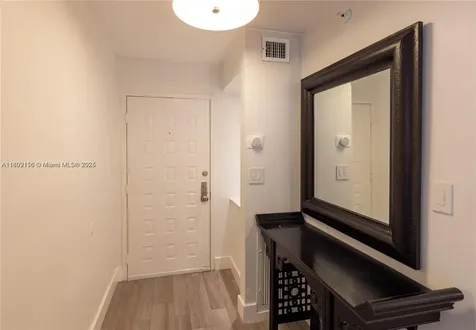 6061 Collins Avenue Miami Beach FL 33140