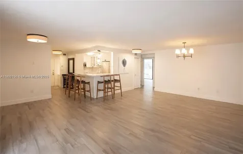 6061 Collins Avenue Miami Beach FL 33140