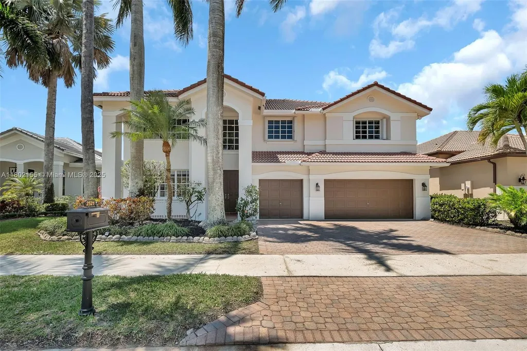 2521 Hunters Run Way Weston FL 33327