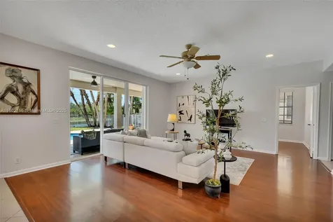 2521 Hunters Run Way Weston FL 33327