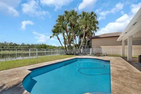 2521 Hunters Run Way Weston FL 33327
