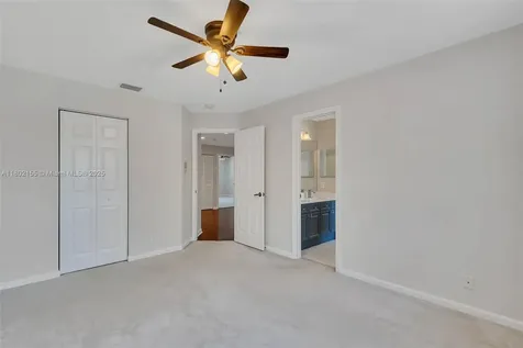 2521 Hunters Run Way Weston FL 33327