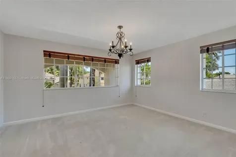 2521 Hunters Run Way Weston FL 33327