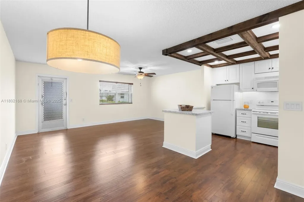 34 Valencia B Delray Beach FL 33446