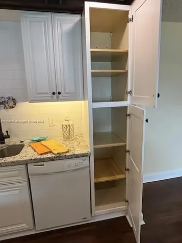 34 Valencia B Delray Beach FL 33446