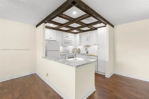 34 Valencia B Delray Beach FL 33446