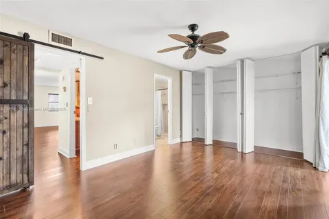 34 Valencia B Delray Beach FL 33446
