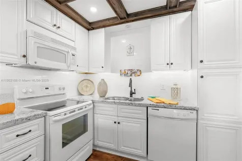 34 Valencia B Delray Beach FL 33446