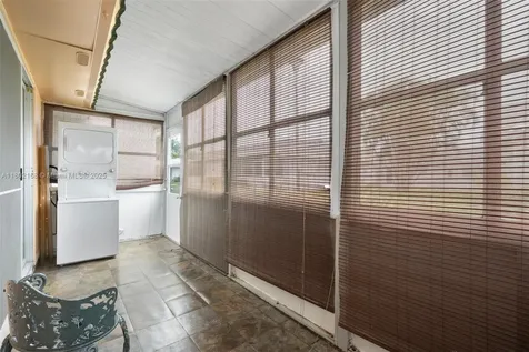 34 Valencia B Delray Beach FL 33446